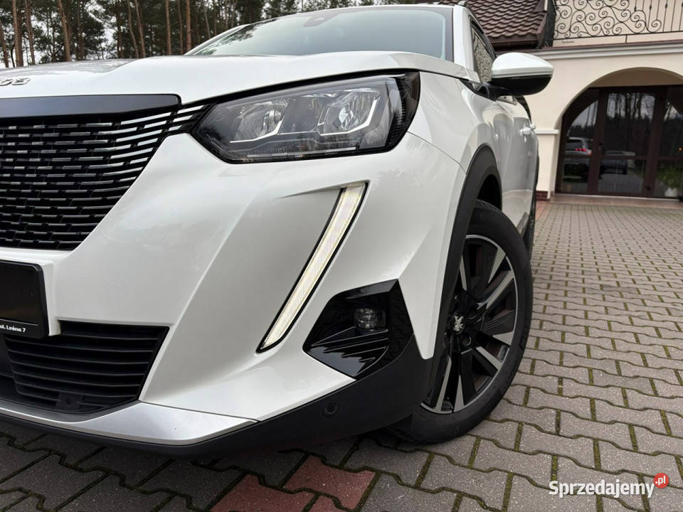 Peugeot 2008 15 HDI 102 Full LED Kamera Navi światła do jazdy dziennej