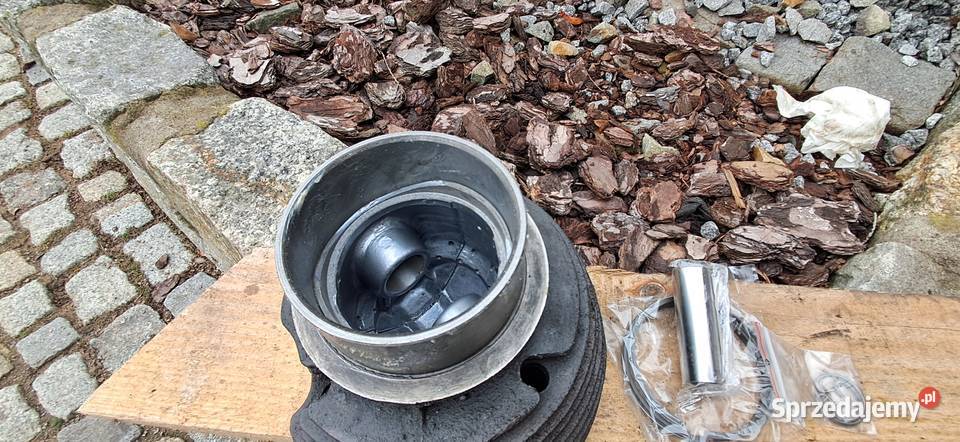 Cylinder żeliwny junak m10 szlifie z tłokiem Strzebiń