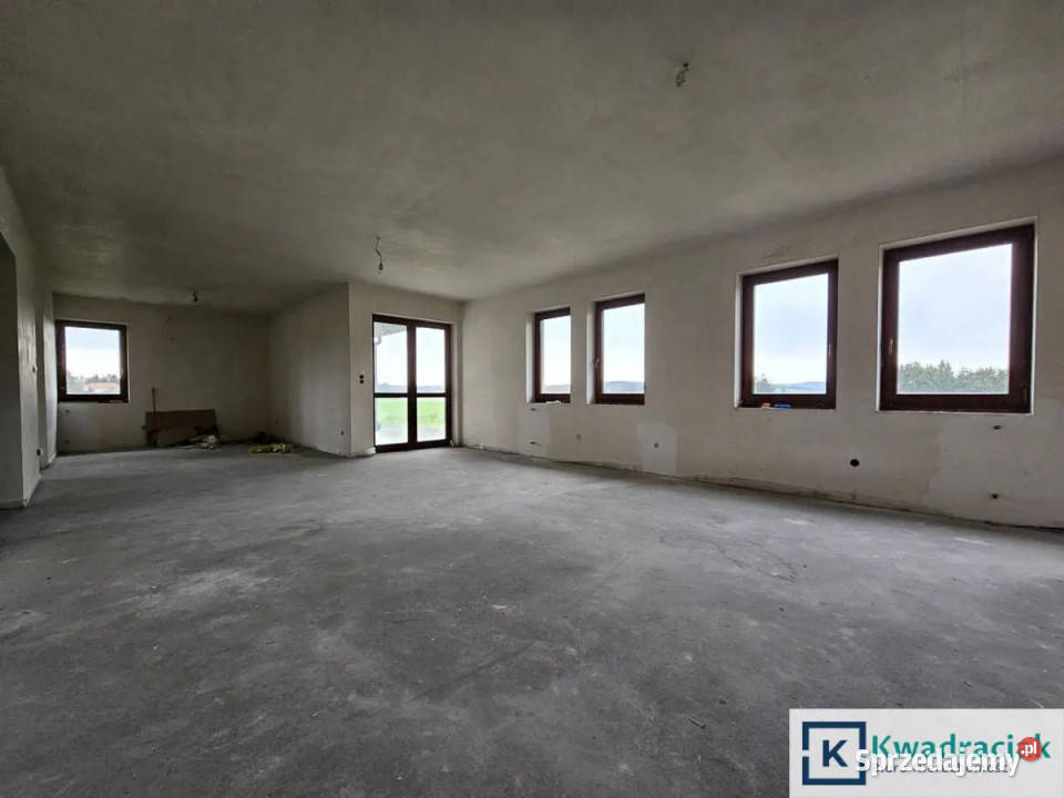 sprzedaży domu wolnostojącego 258m2 Moderówka utwardzona sprzedam