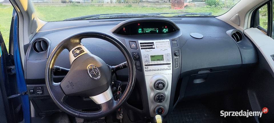 Toyota Yaris 2006 13 87 benzyna niezawodny normy radio Kraków sprzedam