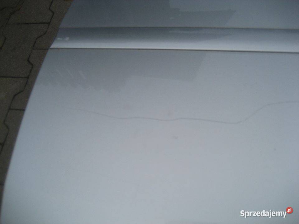vw touran 0309r drzwi tył prawe kod lakieru LA7W