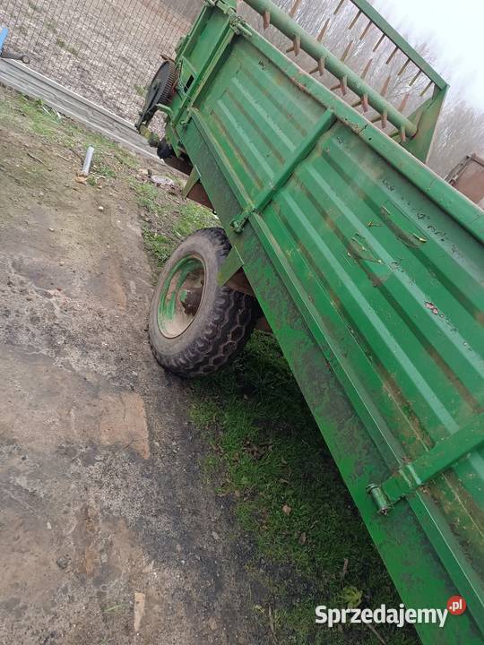 Rozrzutnik obornika przyczepa Skrzynno
