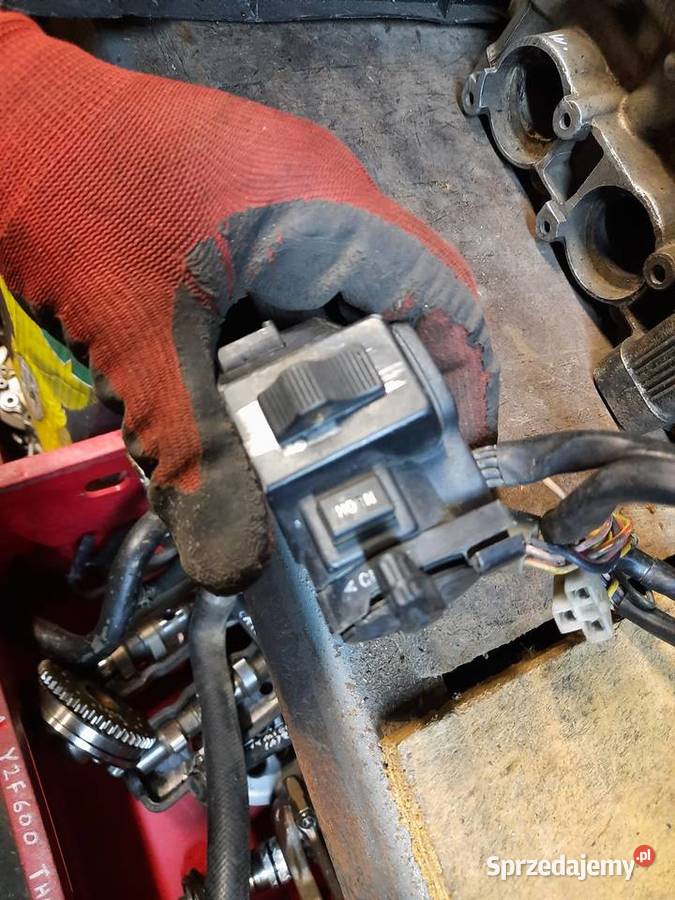 Yamaha XS 400 przełącznik lewy świateł ssanie Jelenia Góra