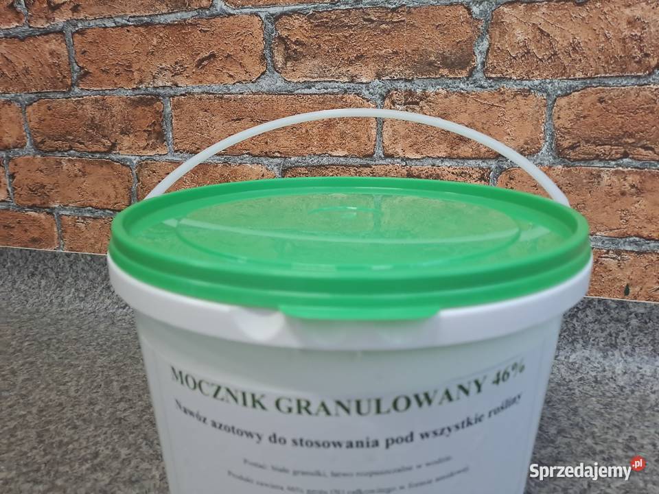 Nawóz na trawę tuje krzewy warzywa mocznik Puszcza Mariańska