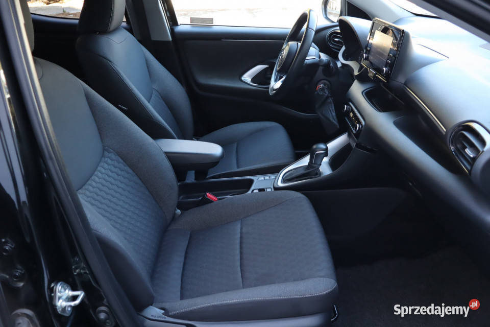 Toyota Yaris 15 VVTi Hybrid Yaris