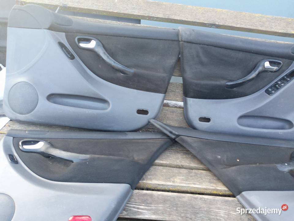 Seat Leon Toledo 2 boczki drzwi Pozostałe Radlin