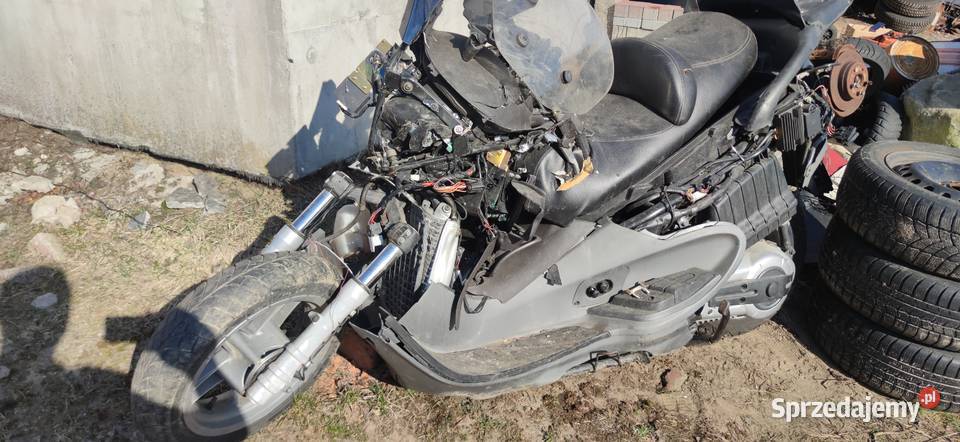 Piaggio x 9 500 mocno uszkodzony zarejestrowany Chojnice