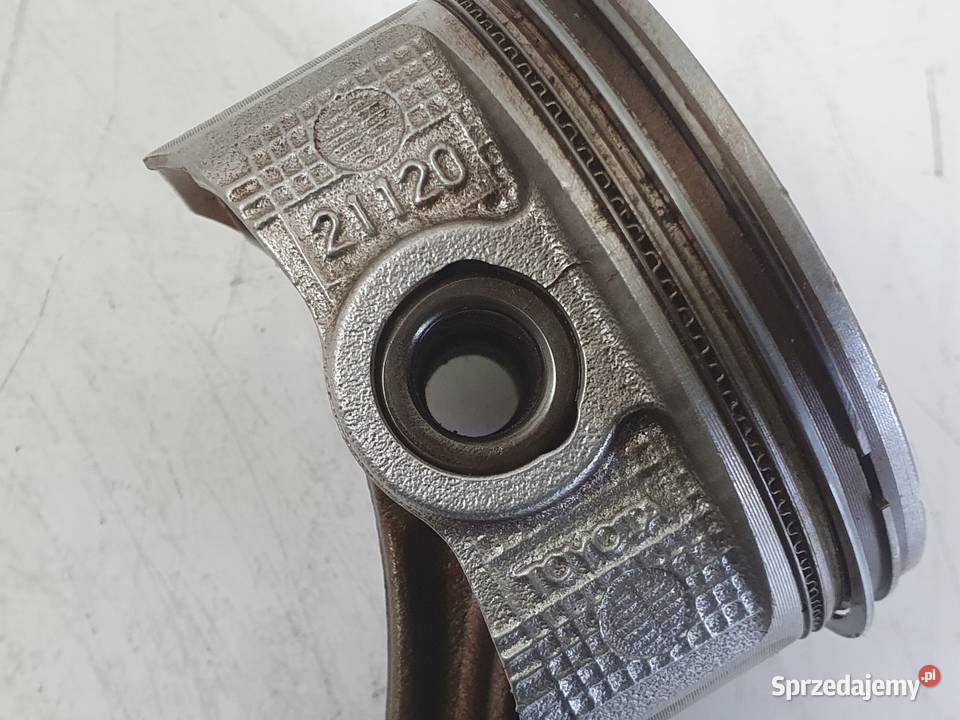 Toyota Yaris III 15 H HYBRID TŁOK KORBOWÓD 1NZ sprzedam