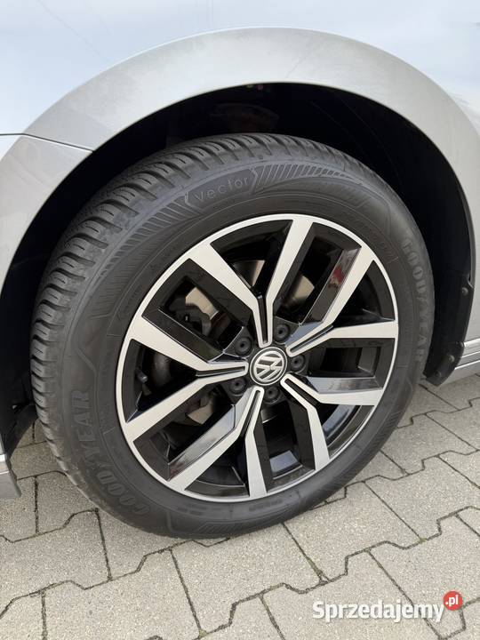 VW Passat B8 kombi 2017 benzyna 18 automat