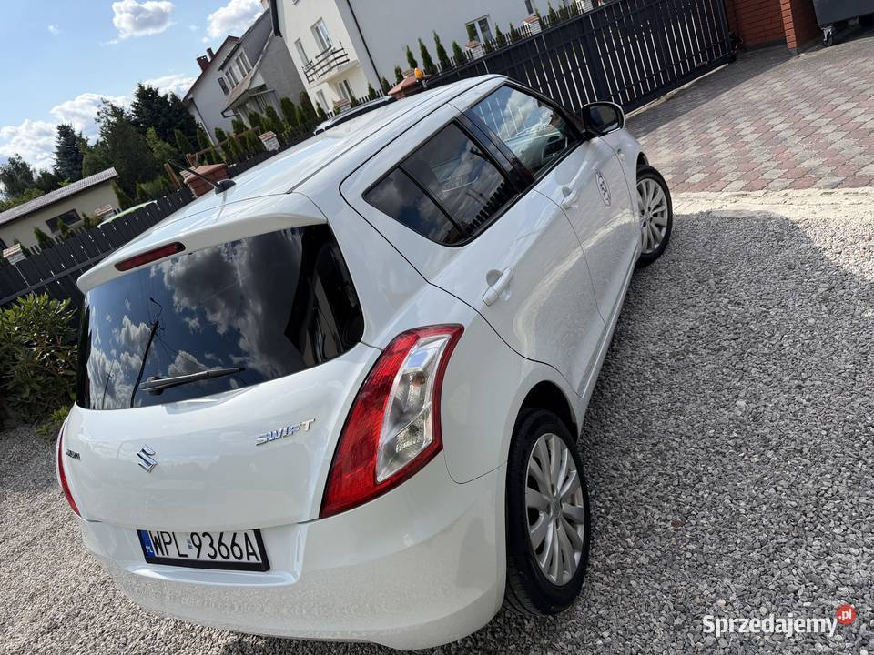 Piękny perłowy Suzuki Swift Disel Rok produkcji 2011 Płock sprzedam