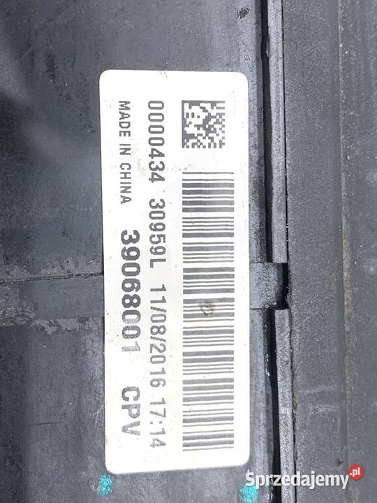 SKRZYNKA BEZPIECZNIKÓW OPEL CORSA E 39068001