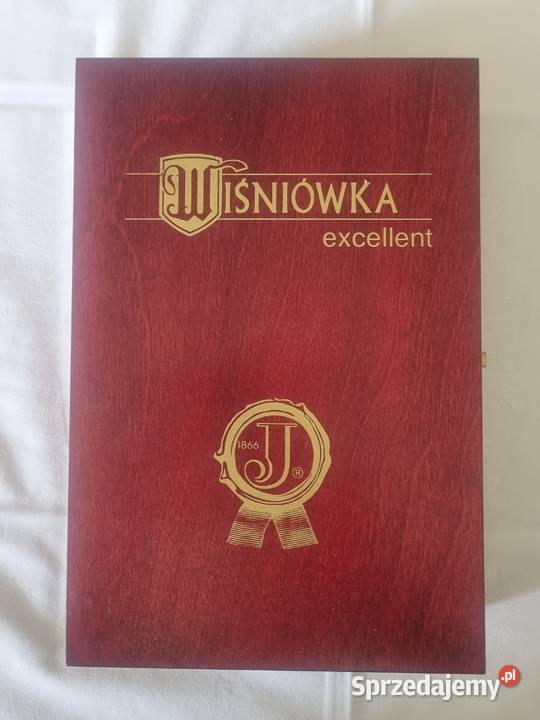 Elegancka drewniana skrzynkapudełko wiśniówce odcienie czerwieni Warszawa