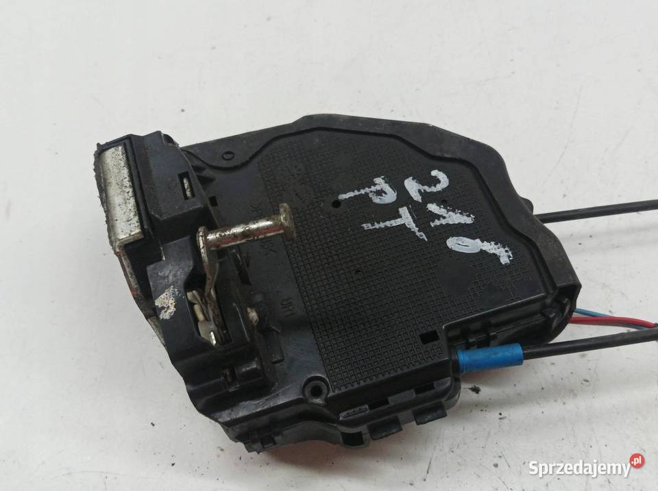 ZAMEK DRZWI TYŁ PRAWY 5D HB Toyota Auris I