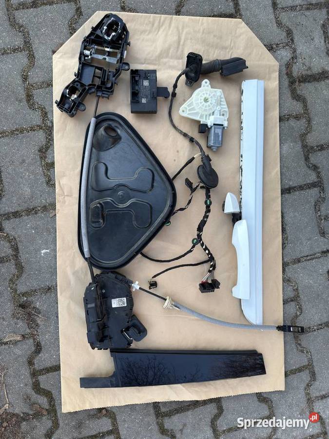 VW Passat B8 zamek boczek podnośnik szyby Rok produkcji 2018 Pozostałe Pozostałe łódzkie