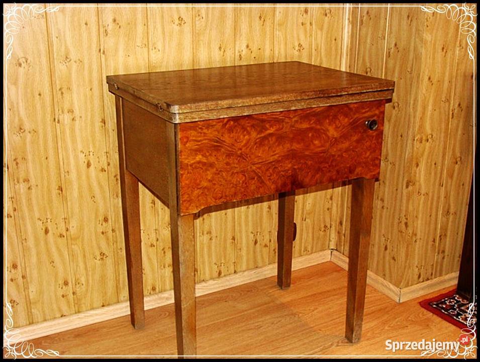 Stara maszyna do szycia Phoenix w oryginalnym