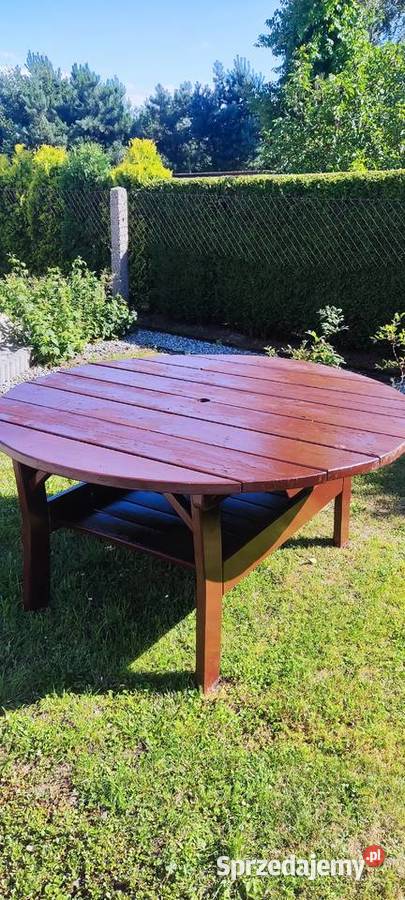 Używany drewniany stół ogrodowy