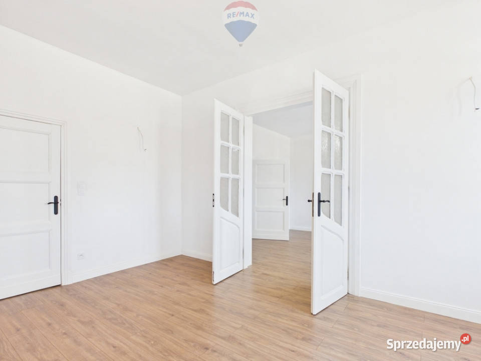 Kameralne mieszkanie w centrum miasta parter