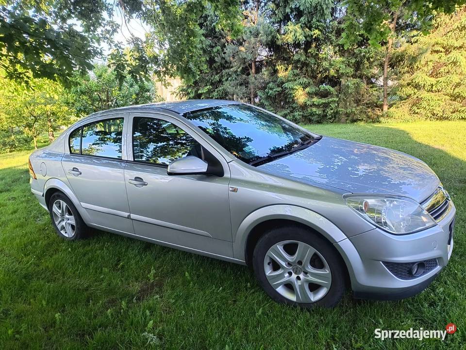 Opel Astra H Sedan 13 Diesel Sieradz