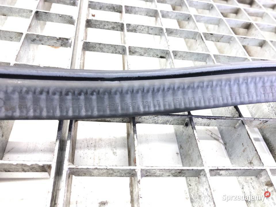 USZCZELKA DRZWI TYŁ PRAWA AUDI Q5 8R SUV 0817