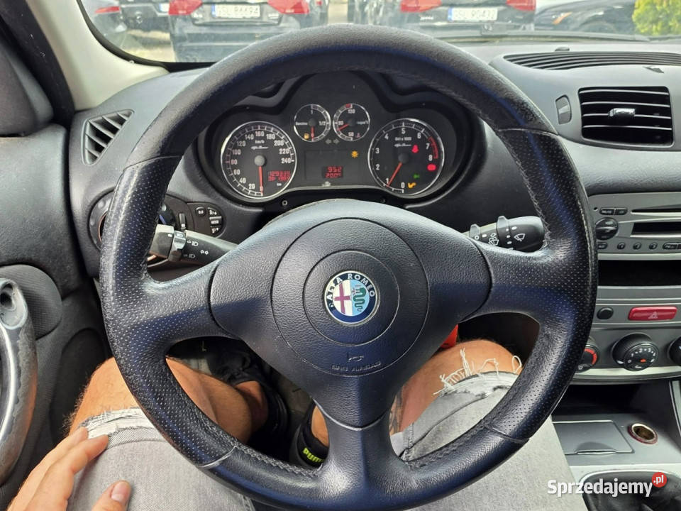 Alfa Romeo 147 16 Benzyna 105 Klimatyzacja manualna Słupsk sprzedam