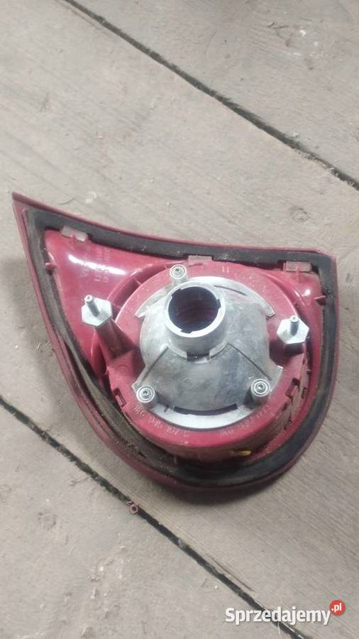 Lampa tylna lewa w klapę VW Golf 5 1K6 945 093 J osobowe Kłodzko