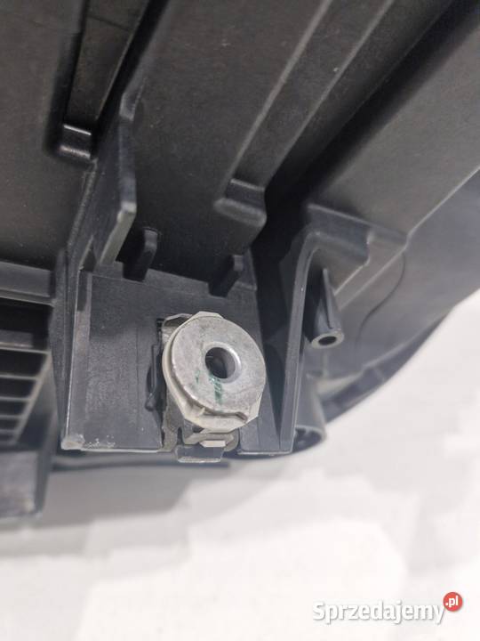 BMW X1 F48 LAMPA PRAWA PRZÓD FULL LED EU osobowe sprzedam