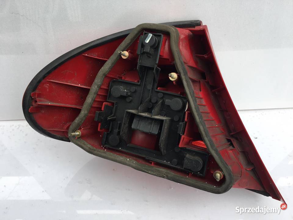 FORD MONDEO MK2 PRAWA LAMPA TYŁ SEDAN Ostroróg