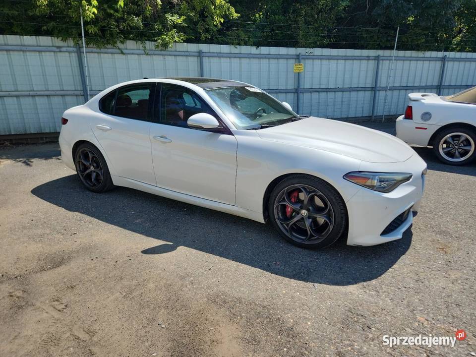 Alfa Romeo Giulia Ti 2017 mazowieckie Warszawa sprzedam