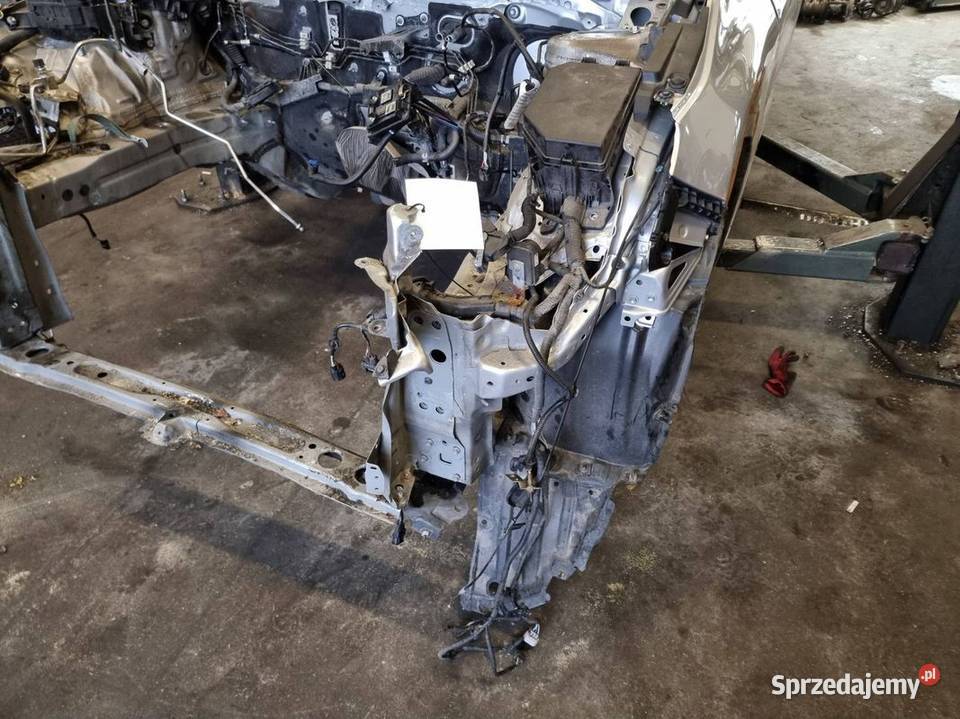 ĆWIARTKA LEWA PRZÓD TOYOTA COROLLA E21 1F7