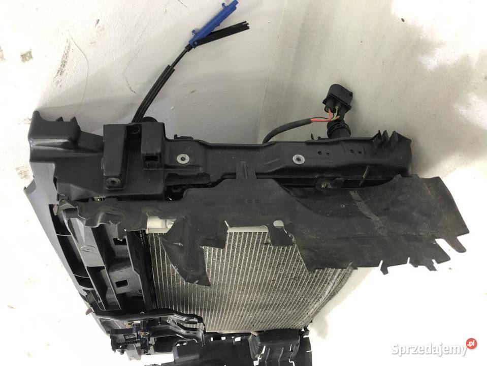 PAS PRZEDNI CHŁODNICE 5Q0121251GD VW TOURAN III osobowe