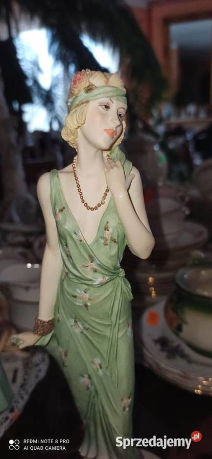 Faye Figurka The Royal Doulton Dama w zielonej Porcelana i szkło Gdańsk