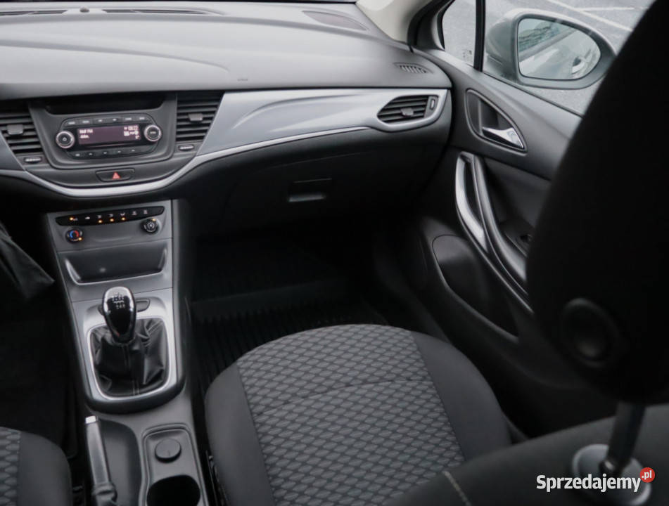 Opel Astra 16 CDTI gniazdo USB Samochody osobowe