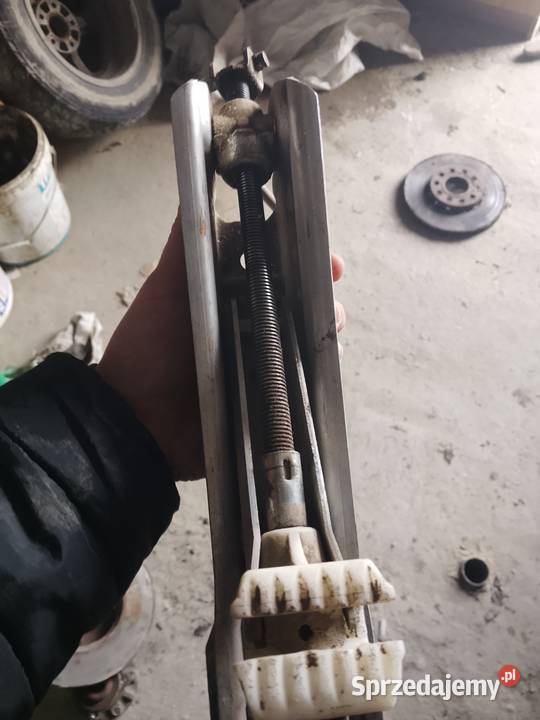 Lewarek podnośnik a4 b5 Uchanie