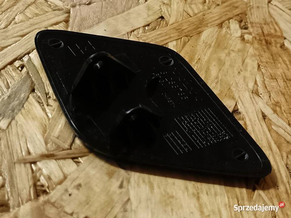 VOLVO V40 II ZAŚLEPKA SPRYSKIWACZA PRAWY PRZÓD osobowe Pleszew