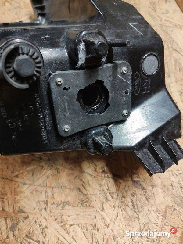 Halogen Prawy FORD EXPLORER 20162017 FB5315A254A osobowe Pleszew sprzedam