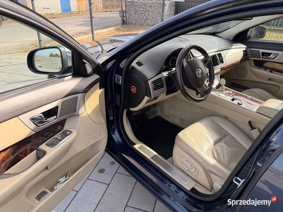 Jaguar XF 27 diesel 175 2008r jasne skory Rok produkcji 2008 Gotartów