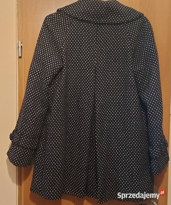 Czarno biały płaszcz Ostróda