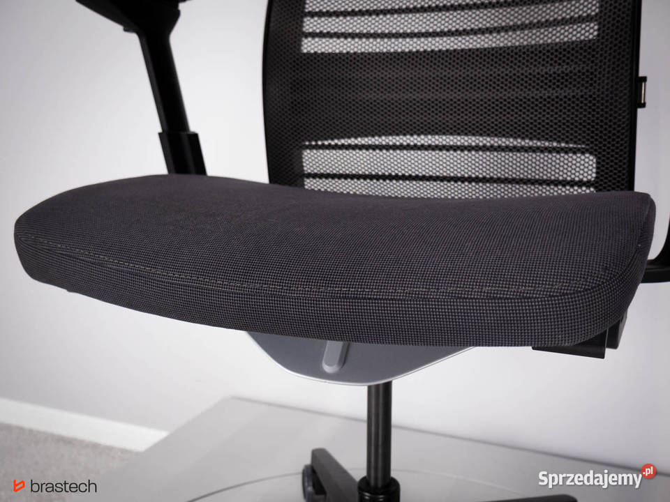 Fotel biurowy Steelcase Think V2 Sątoczno