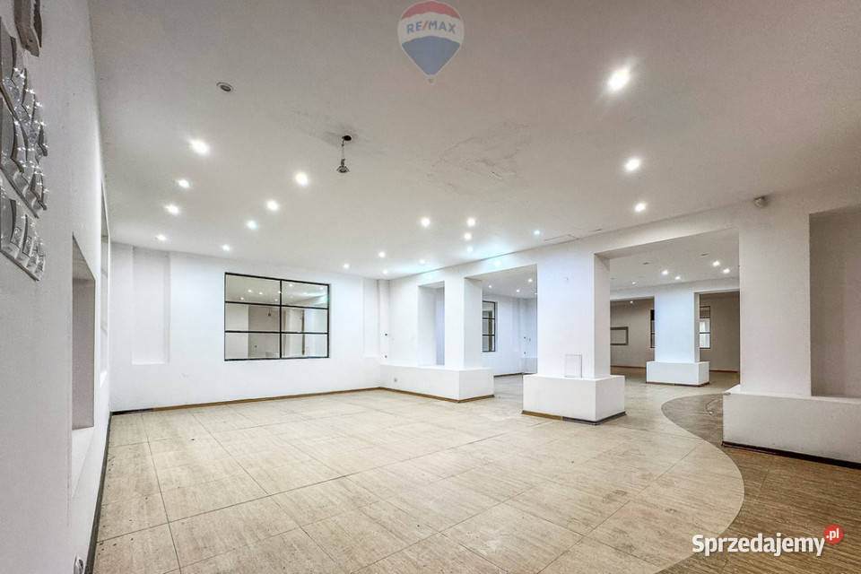 Przestronny lokal handlowousługowy w Brzezinach 296m2 Brzeziny