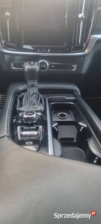Volvo V90 D4 AWD RDesign Rok produkcji 2017