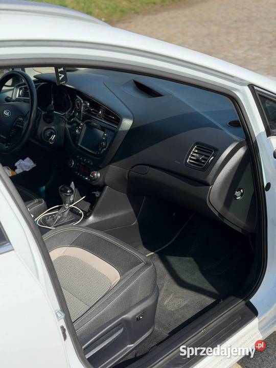 Kia Ceed 16 CRDi M DCT nieuszkodzony Wrocław