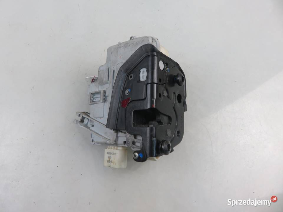 ZAMEK PRAWY PRZEDNI AUDI A4 B7 8E2837016AA