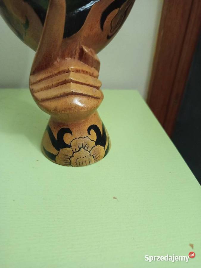 Maska rzeżbiona i malowan ręcznie CISZA pochodzi Warszawa