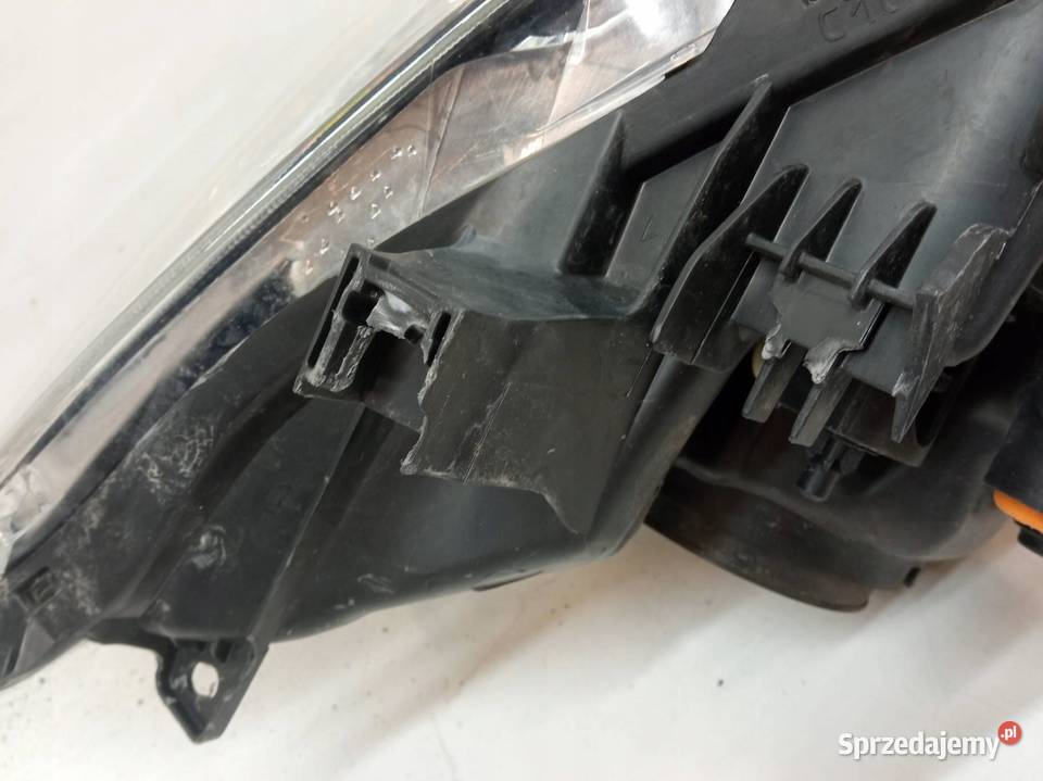 LAMPA PRZÓD PRAWA EU E18 8111002E21 Toyota Auris