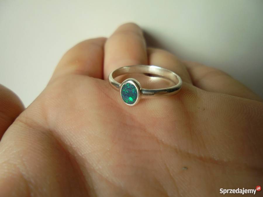 Naturalny czarny opal australijski pierścionek Warszawa