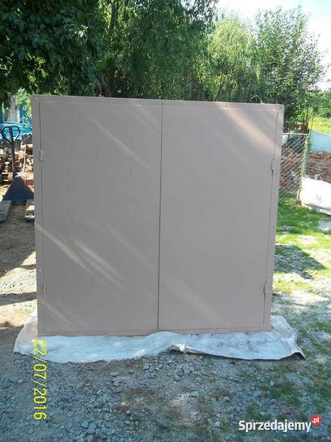 Okiennice metalowe zabezpieczenia okien drzwi