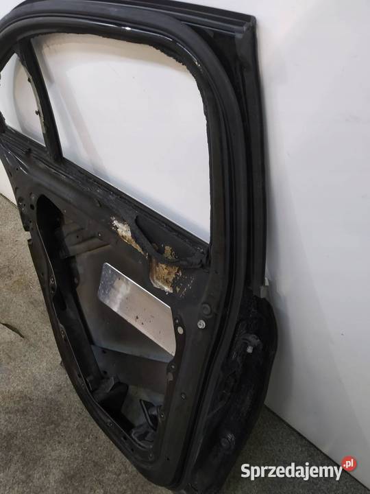 DRZWI LEWE TYŁ CZARNE SEDAN MercedesBenz Cklasa
