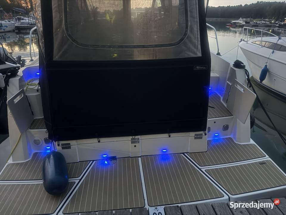 Na sprzedaż luksusowy jacht motorowy houseboat Żeglarstwo
