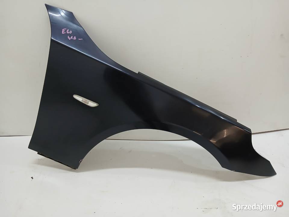 BŁOTNIK PRAWY PRZÓD PRZEDNI BMW E60 E61 4169 Strzyżewice