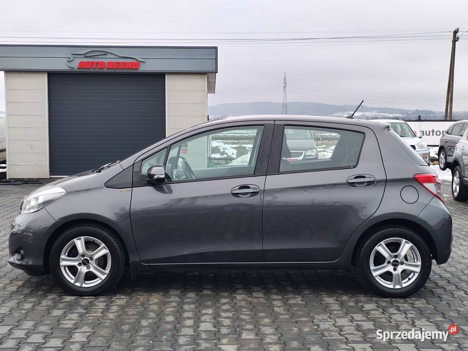 TOYOTA YARIS 13BENZYNA Kamera Cofania Zadbana nieuszkodzony podkarpackie Zarszyn